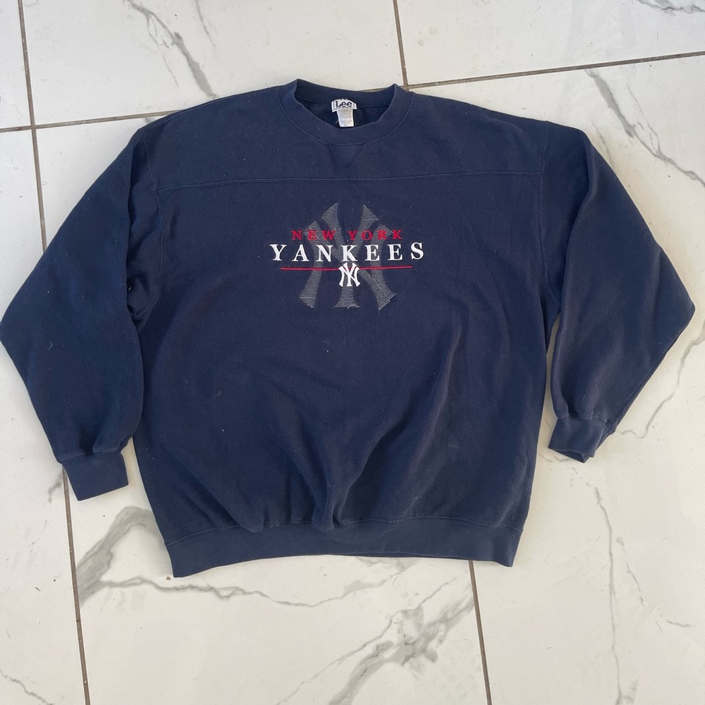 Vintage 90’s New York Yankees sweatshirt